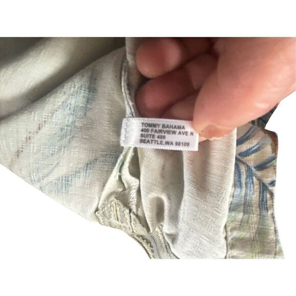 Tommy Bahama 100% silk shirt - Picture 3 of 7